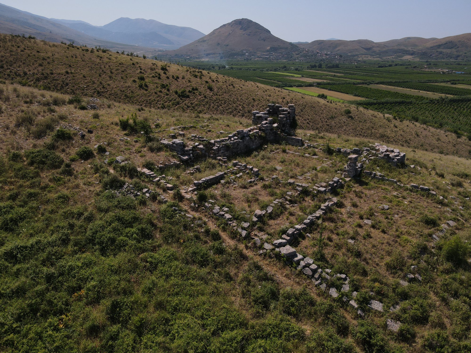 04   Malathre e sullo sfondo Çuka e Ajtoit (©FortNet Tutti i diritti riservati)
